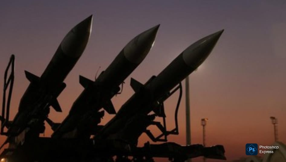 IRGC Iran mengatakan gelombang pertama serangan rudal dan drone mulai dilancarkan terhadap Israel. (Majid Asgaripour/WANA (West Asia News Agency) via REUTERS)