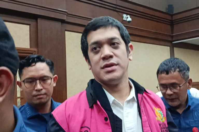 Muhamad Kerry Adrianto Riza dalam sidang pembacaan putusan kasus korupsi tata kelola minyak mentah dan produk kilang PT Pertamina Persero, di Pengadilan Tipikor Jakarta, Jumat (27/2/2026).